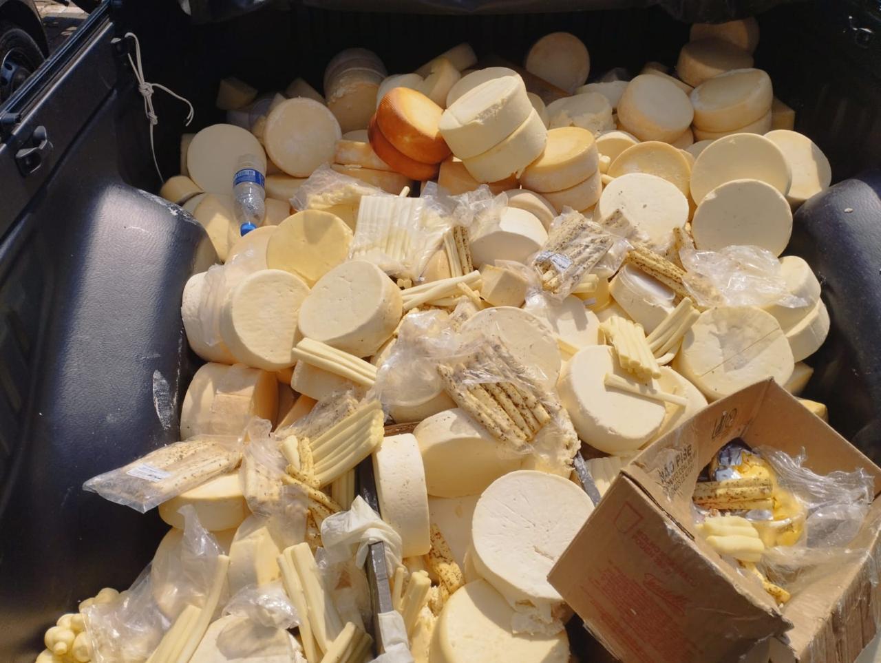 Vigilância Sanitária Apreende 270 Kg de Queijos e Manteigas - Imagem do artigo original