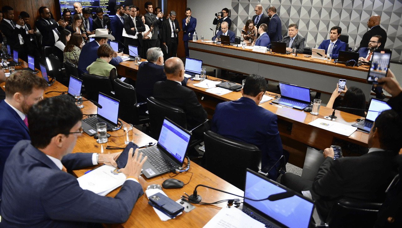 CPMI do INSS prende em flagrante presidente da Conafer