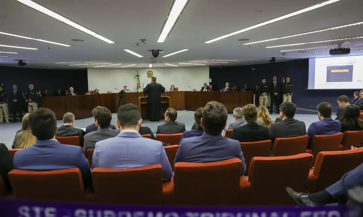 STF Inicia Votação Sobre Bolsonaro e Aliados Acusados de Golpe - Imagem do artigo original