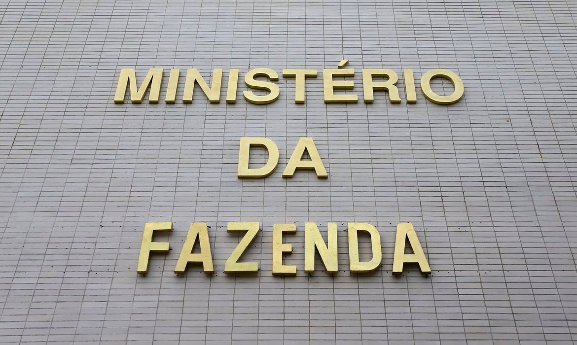 FMI Prevê Novo Salto da Dívida Brasileira em 2026 - Imagem do artigo original