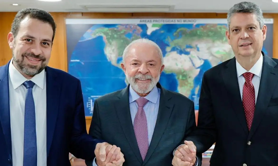 Lula Convida Boulos Para Liderar a Secretaria-Geral - Imagem do artigo original