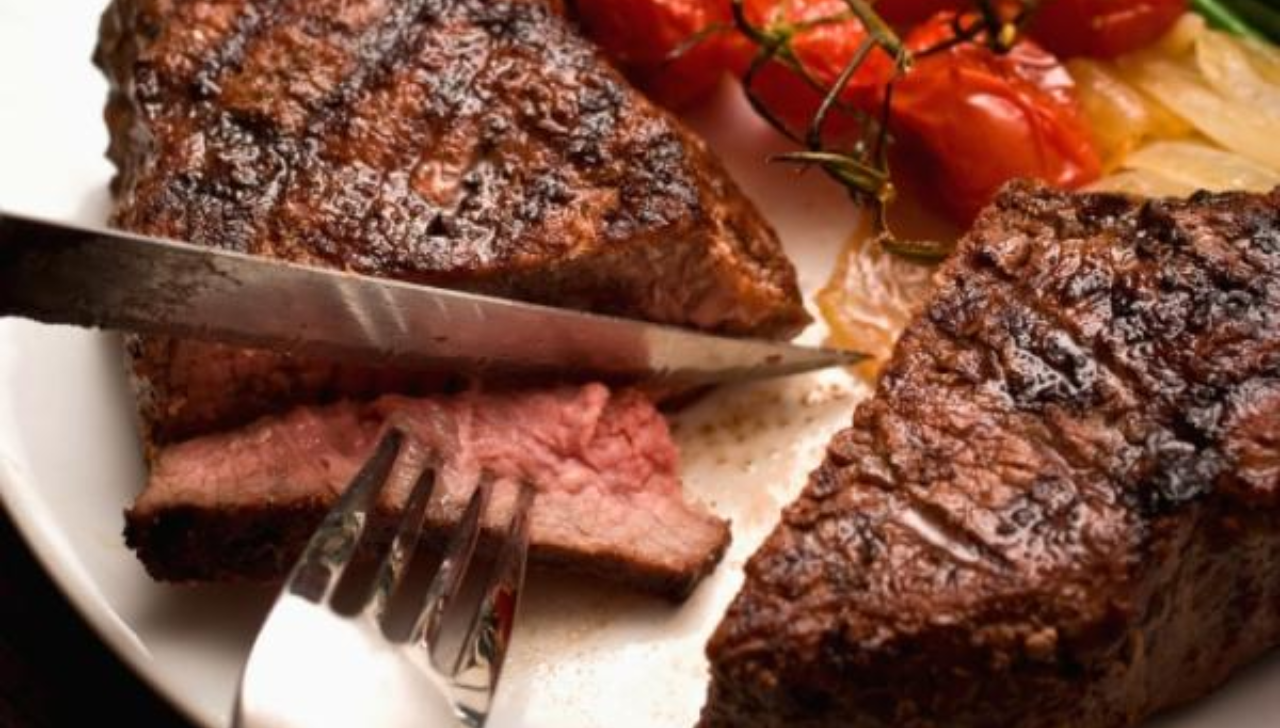 Carne Vermelha é Vital para Mulheres Após 40, Diz Nutricionista
