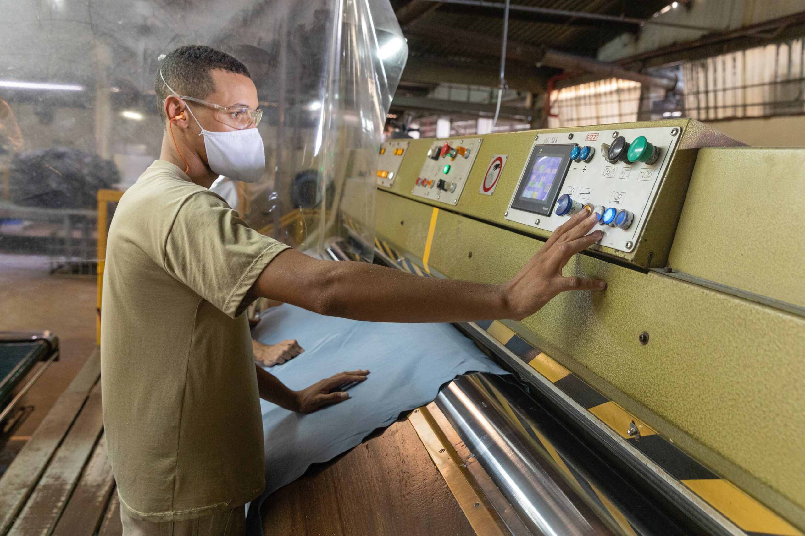 JBS Exporta Resíduo de Couro Para Fertilizantes na Itália - Imagem do artigo original