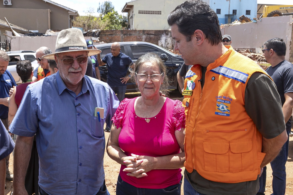 Moradora Recebe Primeira Casa Após Tornado no Paraná - Imagem do artigo original